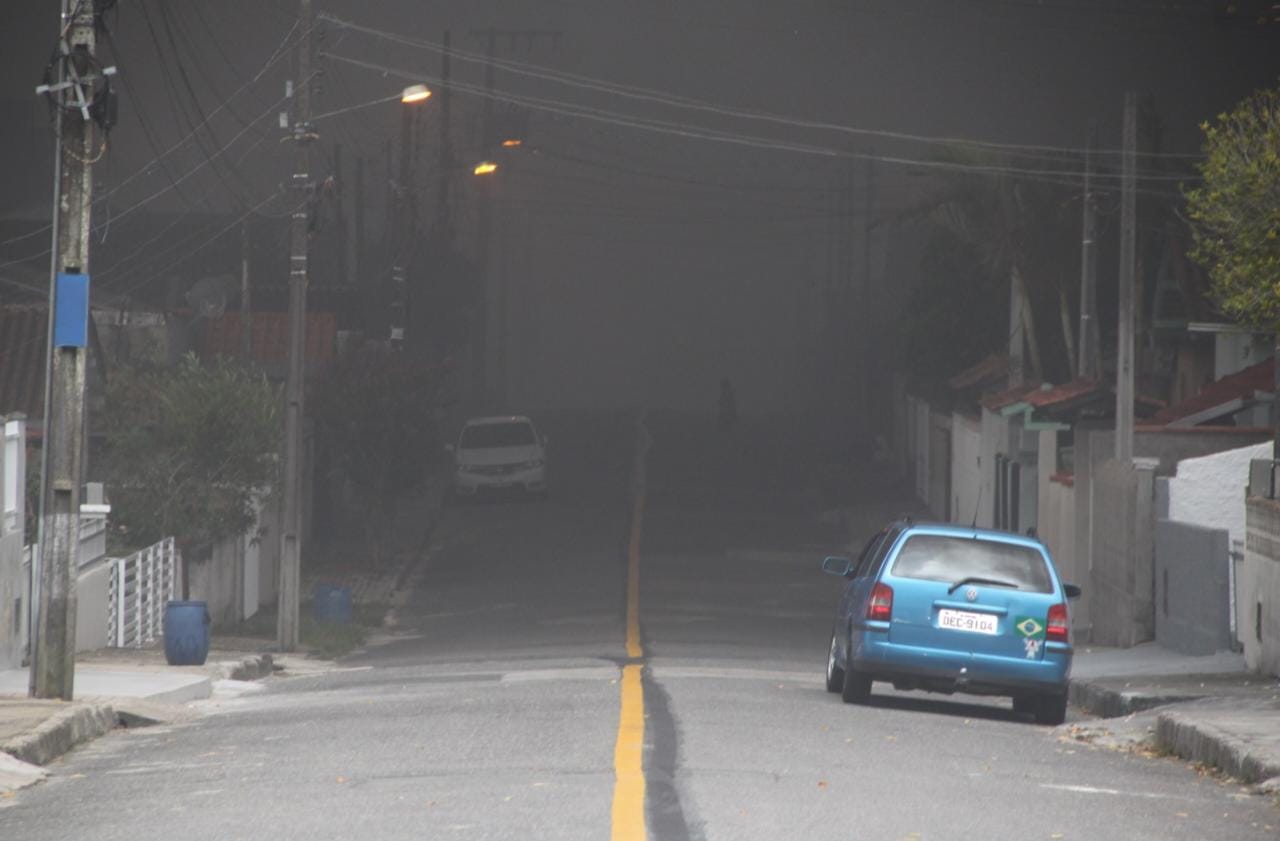 Incêndio em galpão de empresa no Vale do Itajaí fez “dia virar noite”