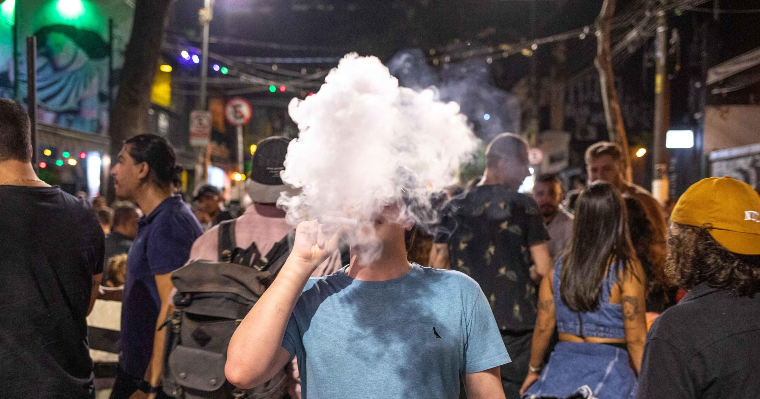 Cigarro eletrônico faz parte da rotina de um em cada cinco jovens brasileiros