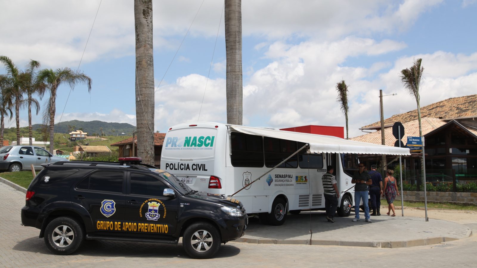 Helicóptero da polícia civil faz plantão na Delegacia Móvel de Itajaí_1624