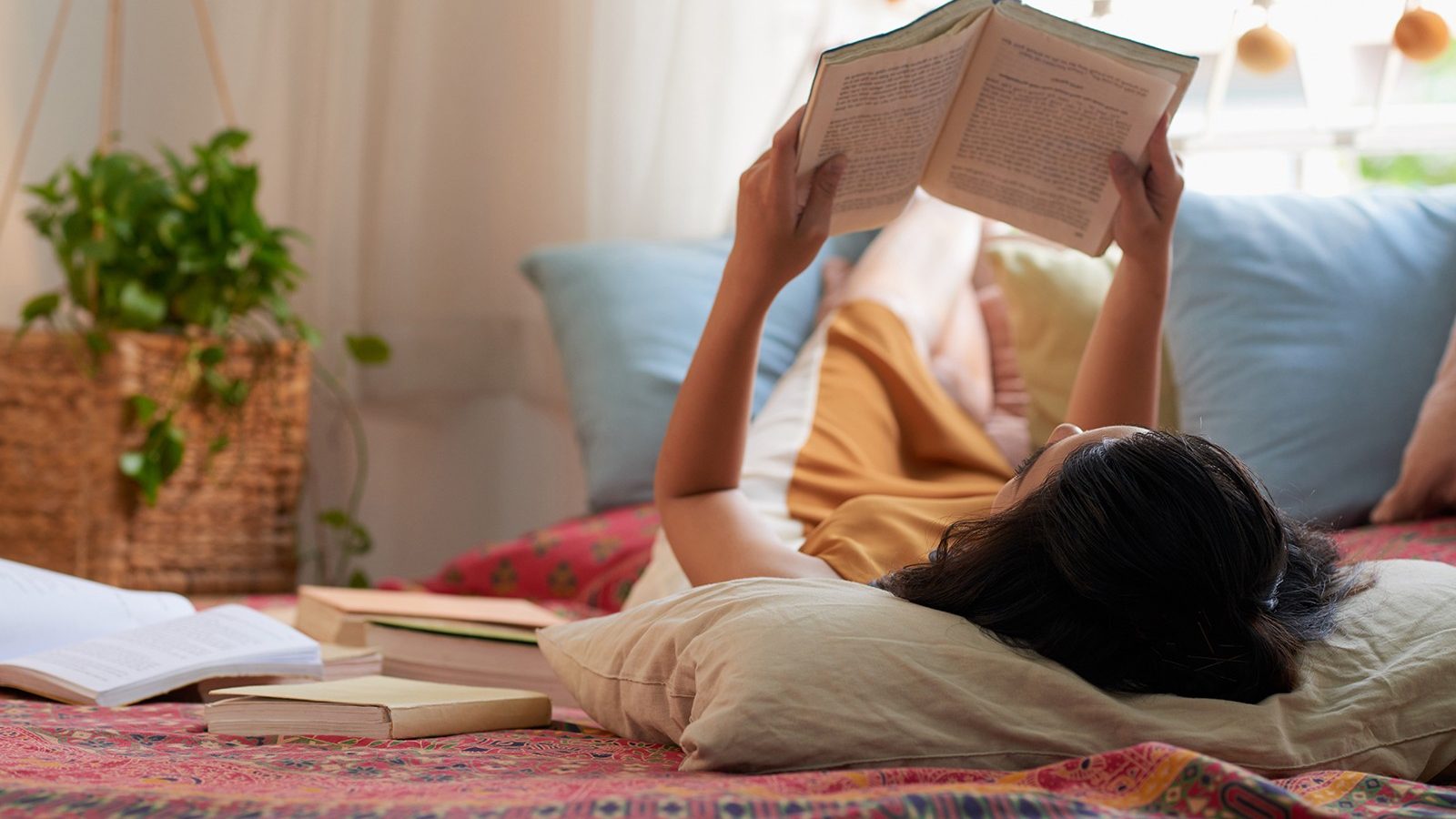 Vivamus magna justo, lacinia eget consectetur sed, convallis at tellus.