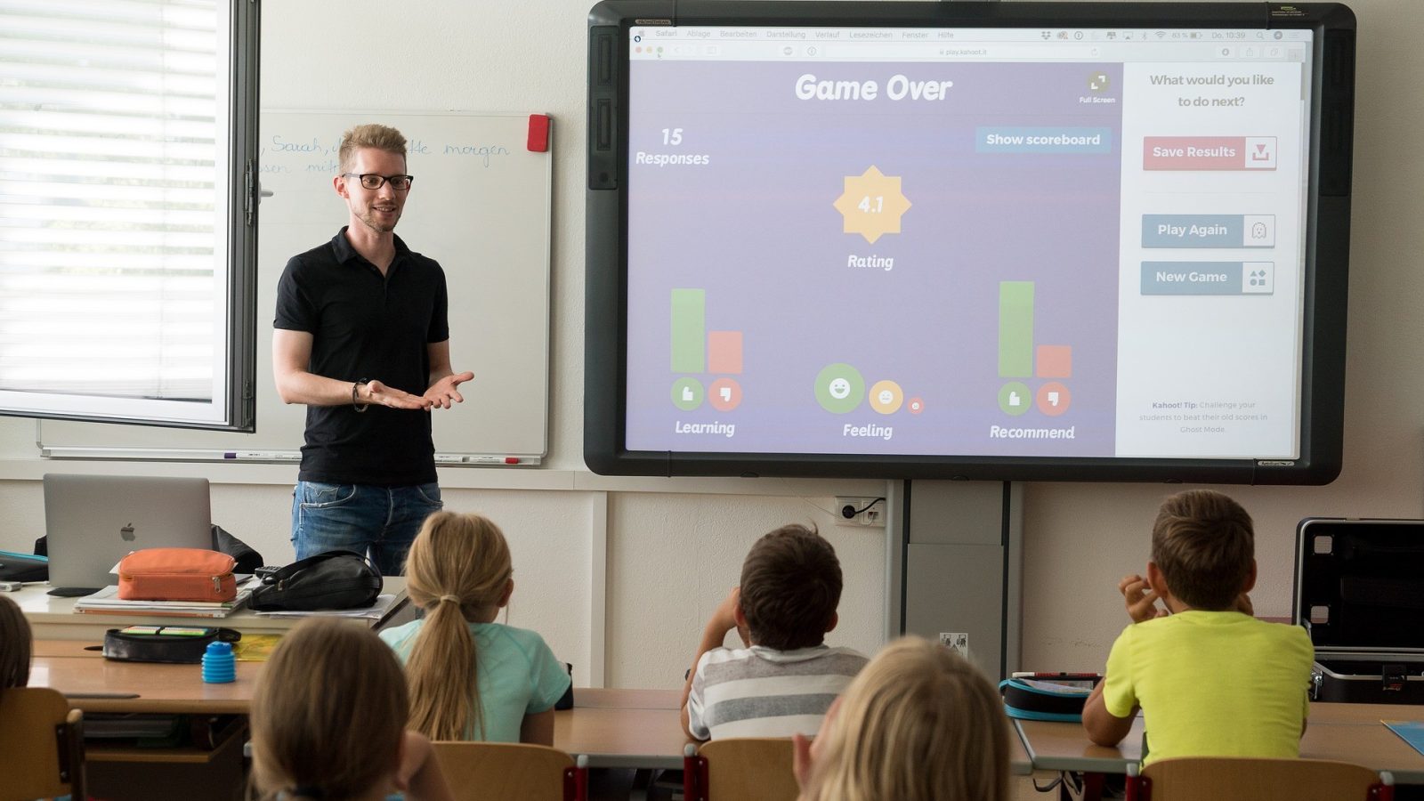 teacher-3765909_1920